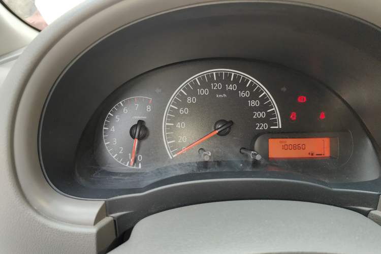 Used Nissan Sunny 2015 1.5XE Manual Comfort Edition Instrument Cluster