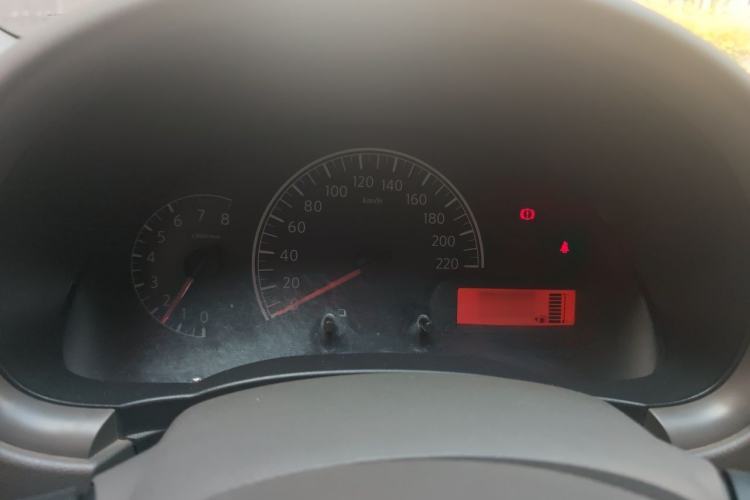 Used Nissan Sunny 2015 1.5XE Manual Comfort Edition Instrument Cluster