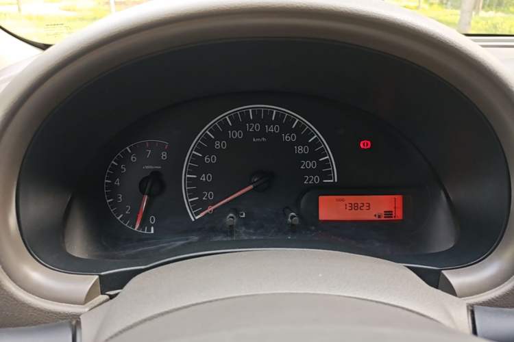 Used Nissan Sunny 2015 1.5XE Manual Comfort Edition Instrument Cluster