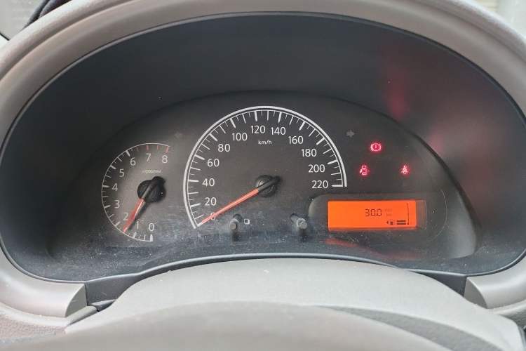 Used Nissan Sunny 2015 1.5XE Manual Comfort Edition Instrument Cluster