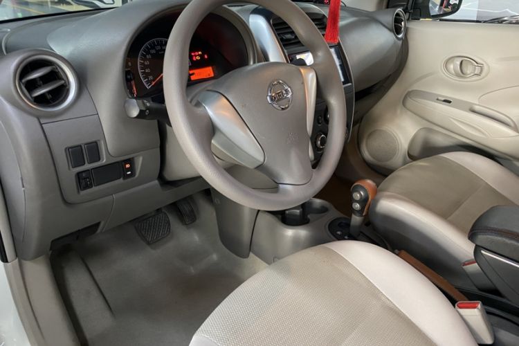 Used Nissan Sunny 2015 1.5XE CVT Comfort Edition Interior 4