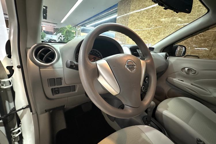 Used Nissan Sunny 2015 1.5XE CVT Comfort Edition Interior 6