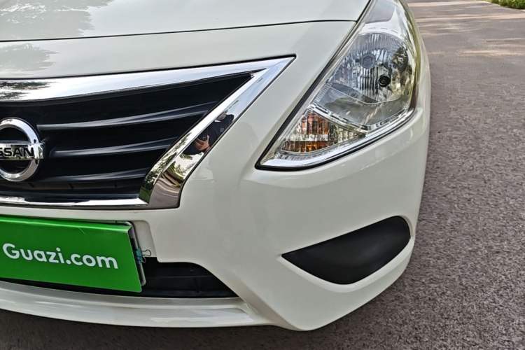 Used Nissan Sunny 2015 1.5XE Manual Comfort Edition Left Front Headlight