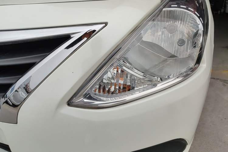 Used Nissan Sunny 2015 1.5XE Manual Comfort Edition Left Front Headlight
