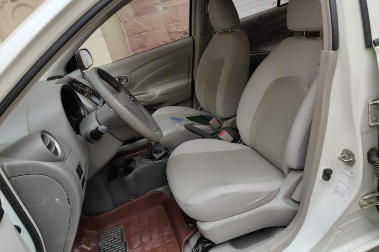 Used Nissan Sunny 2015 1.5XE Manual Comfort Edition Left Front Seat