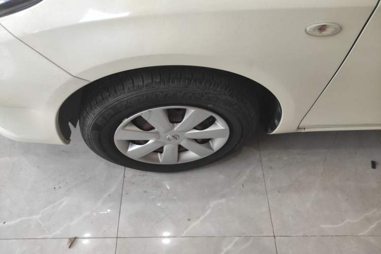 Used Nissan Sunny 2015 1.5XE CVT Master Edition Left Front Wheel Hub