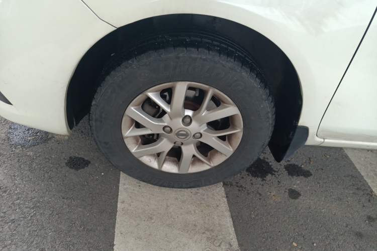 Used Nissan Sunny 2015 1.5XE CVT Comfort Edition Left Front Wheel Hub