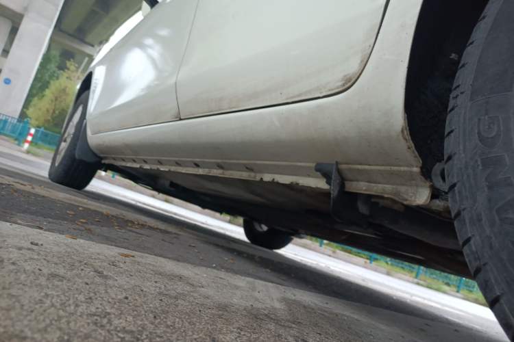 Used Nissan Sunny 2015 1.5XE CVT Comfort Edition Left Side Sill
