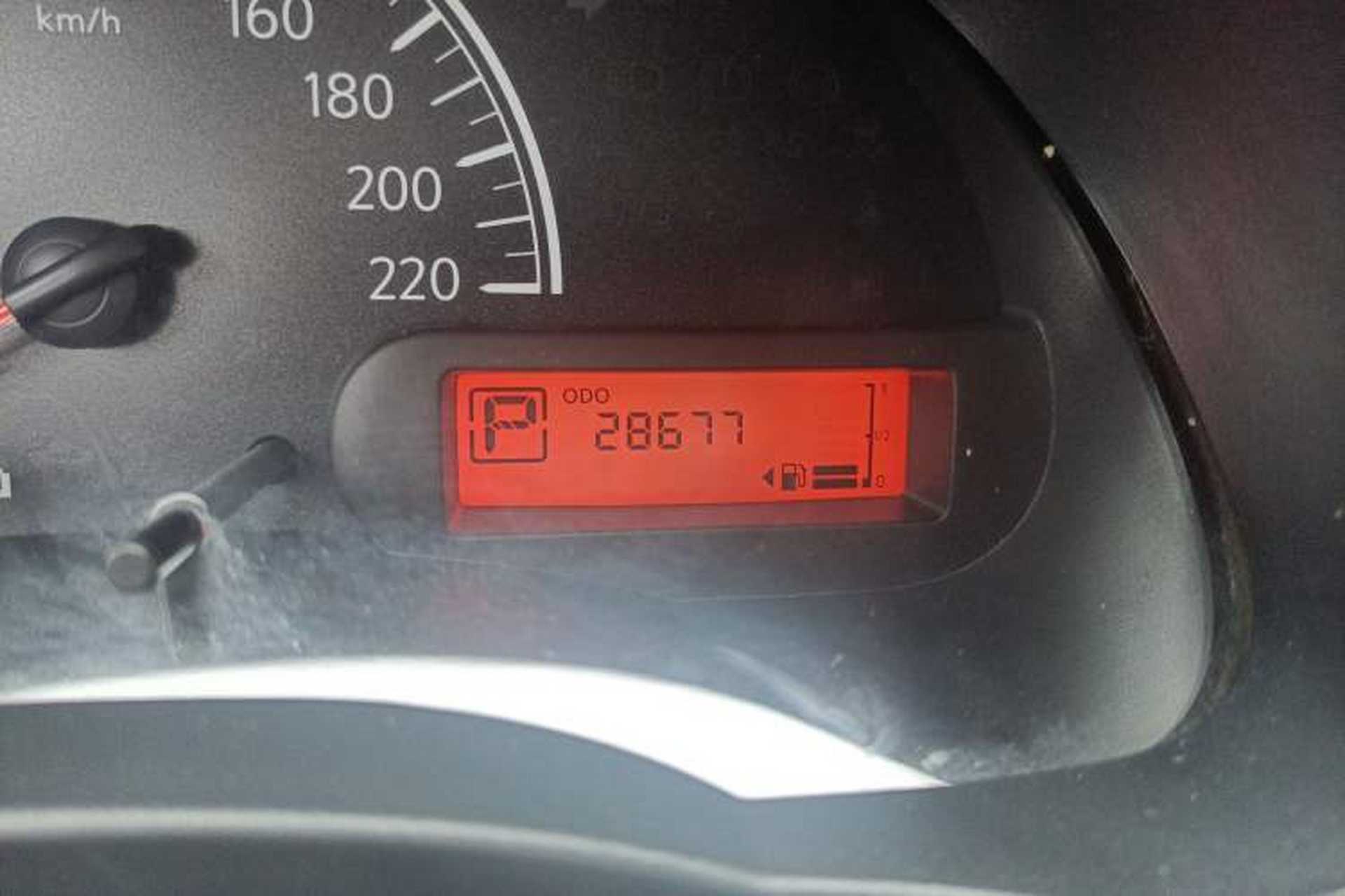 Used Nissan Sunny 2015 1.5XE CVT Comfort Edition Odometer Close Up