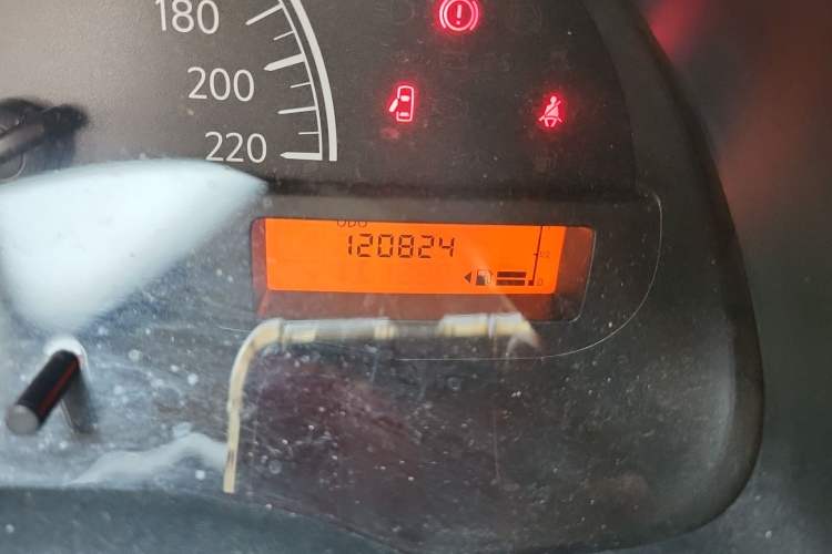 Used Nissan Sunny 2015 1.5XE Manual Comfort Edition Odometer Close Up