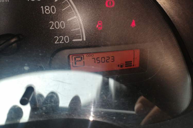 Used Nissan Sunny 2015 1.5XE CVT Comfort Edition Odometer Close Up