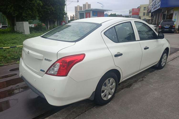 Used Nissan Sunny 2015 1.5XE CVT Comfort Edition Rear Right 45 Deg