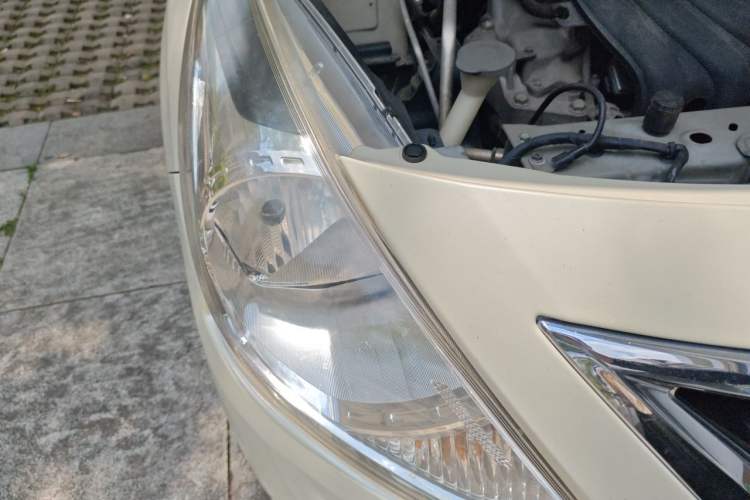 Used Nissan Sunny 2015 1.5XE CVT Comfort Edition Right Front Headlight