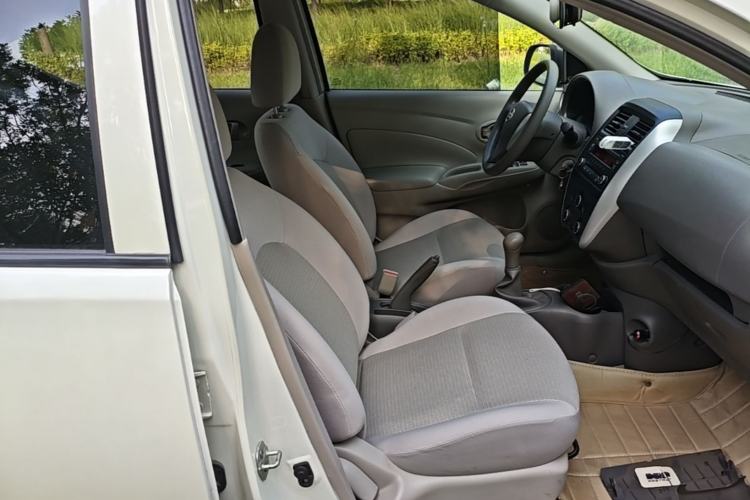 Used Nissan Sunny 2015 1.5XE Manual Comfort Edition Right Front Seat