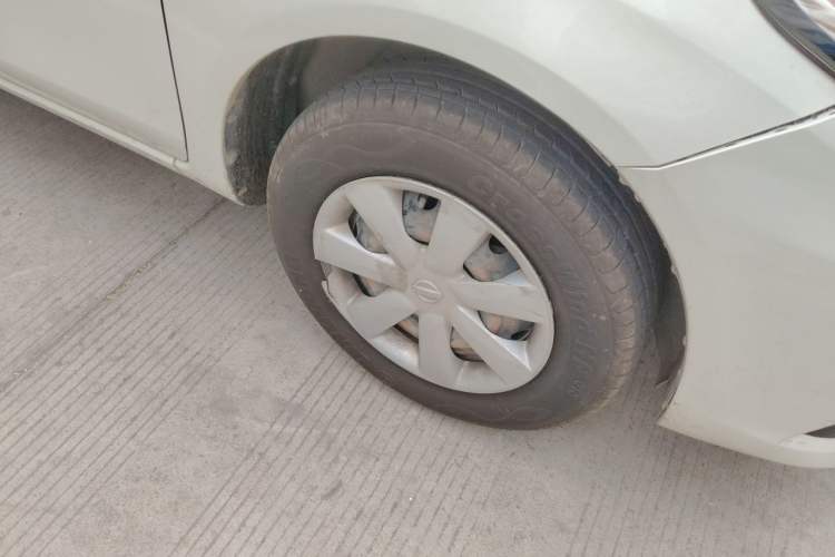 Used Nissan Sunny 2015 1.5XE Manual Comfort Edition Right Front Wheel Hub