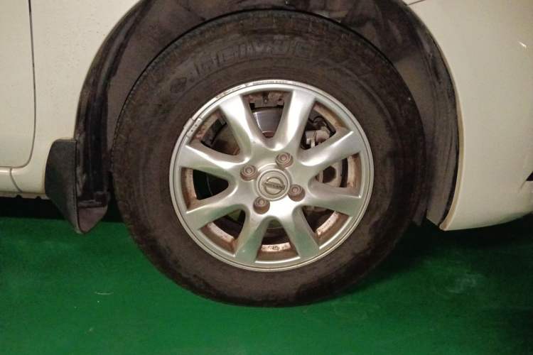 Used Nissan Sunny 2015 1.5XE CVT Comfort Edition Right Front Wheel Hub