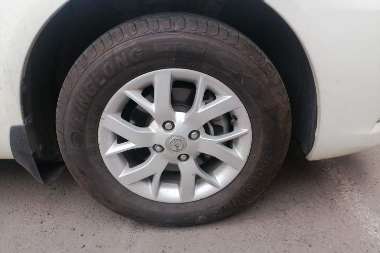 Used Nissan Sunny 2015 1.5XE CVT Comfort Edition Right Front Wheel Hub