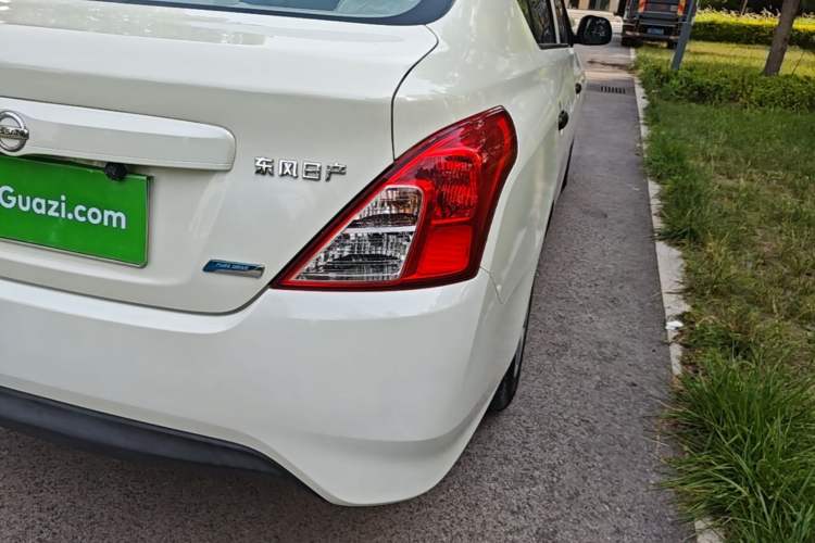 Used Nissan Sunny 2015 1.5XE Manual Comfort Edition Right Rear Taillight