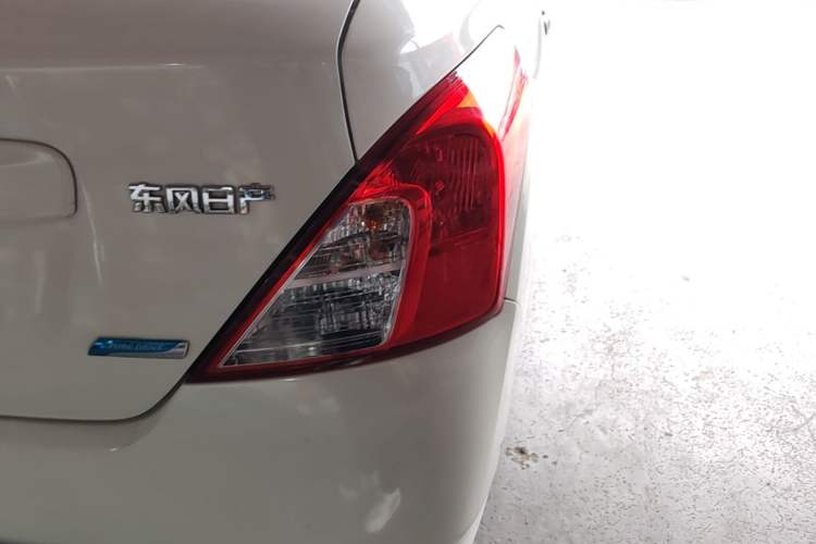 Used Nissan Sunny 2015 1.5XE Manual Comfort Edition Right Rear Taillight