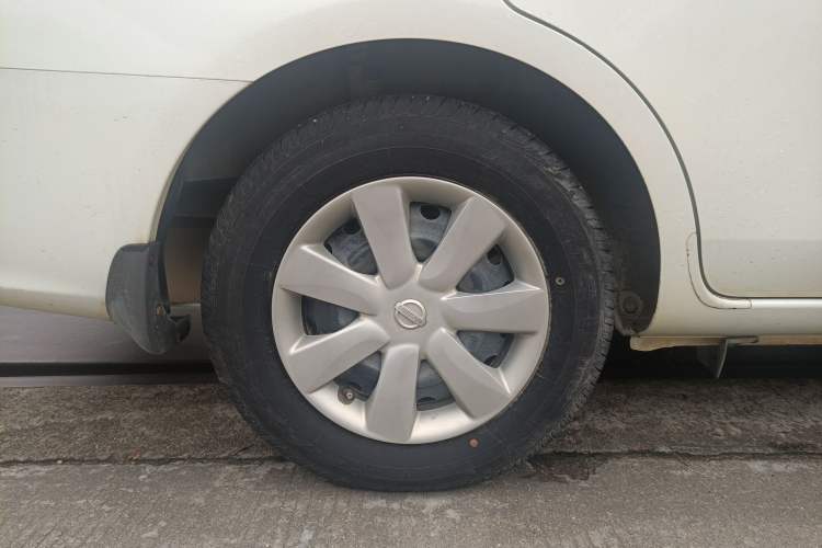 Used Nissan Sunny 2015 1.5XE CVT Comfort Edition Right Rear Wheel Hub