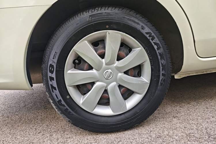 Used Nissan Sunny 2015 1.5XE Manual Comfort Edition Right Rear Wheel Hub
