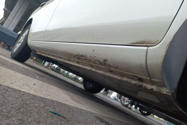 Used Nissan Sunny 2015 1.5XE CVT Comfort Edition Right Side Sill