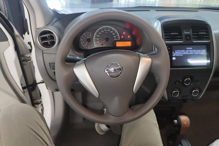 Used Nissan Sunny 2015 1.5XE CVT Comfort Edition Steering Wheel
