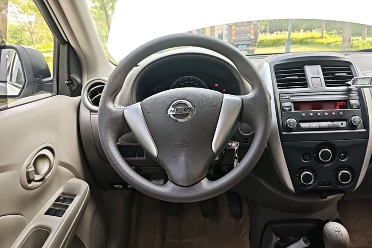 Used Nissan Sunny 2015 1.5XE Manual Comfort Edition Steering Wheel