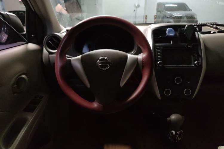 Used Nissan Sunny 2015 1.5XE CVT Comfort Edition Steering Wheel