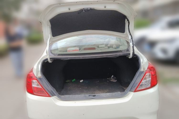 Used Nissan Sunny 2015 1.5XE Manual Comfort Edition Trunk