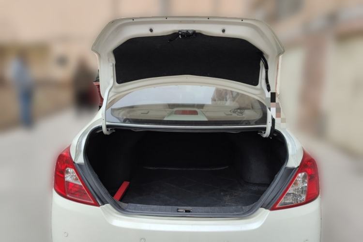 Used Nissan Sunny 2015 1.5XE Manual Comfort Edition Trunk
