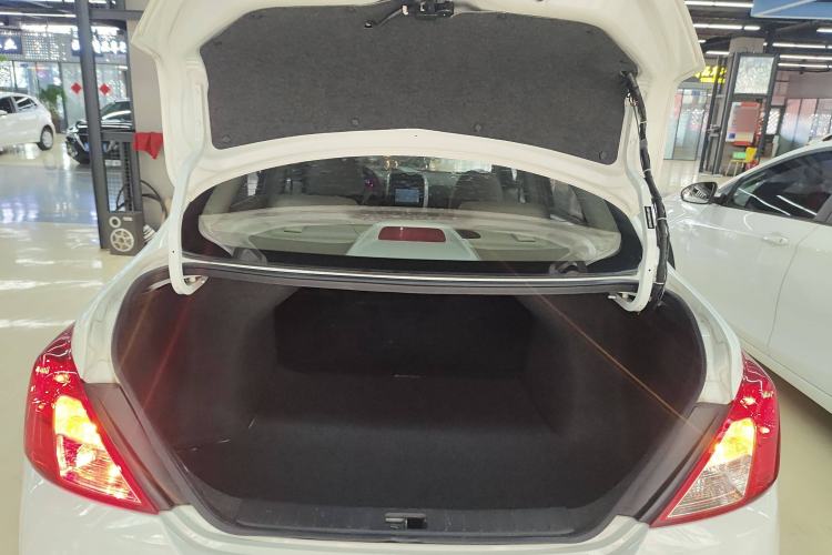 Used Nissan Sunny 2015 1.5XE CVT Comfort Edition Trunk