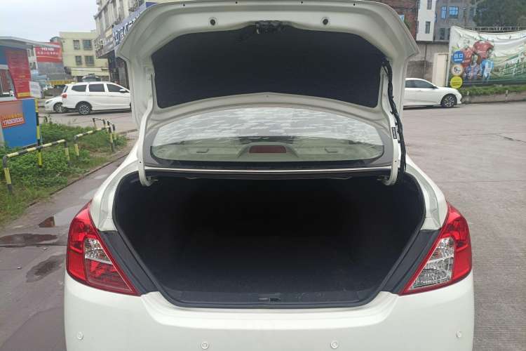 Used Nissan Sunny 2015 1.5XE CVT Comfort Edition Trunk