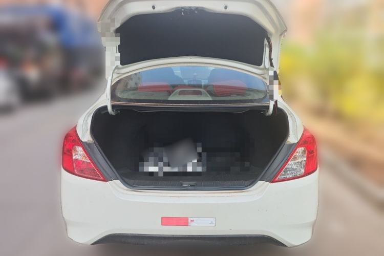 Used Nissan Sunny 2015 1.5XE Manual Comfort Edition Trunk