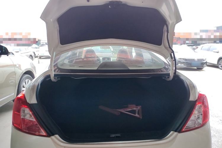 Used Nissan Sunny 2015 1.5XE Manual Comfort Edition Trunk