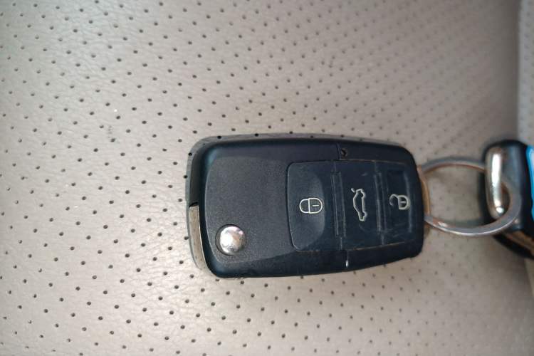 Used Nissan Sunny 2015 1.5XE CVT Comfort Edition Vehicle Key