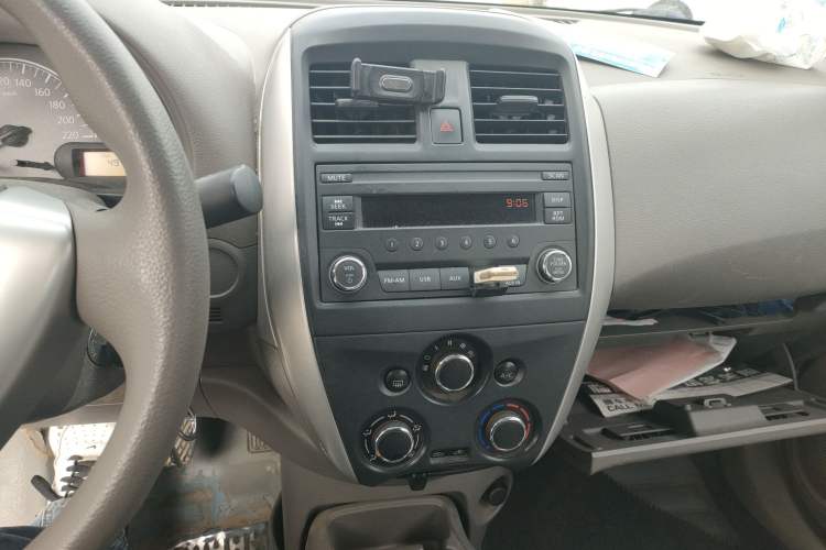 Used Nissan Sunny 2015 1.5XE Manual Master Edition Audio And AC Panel