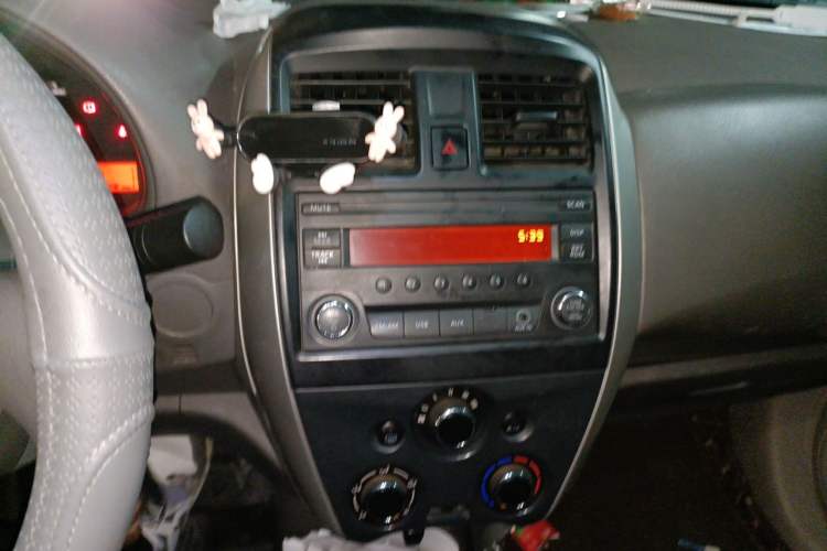Used Nissan Sunny 2015 1.5XE Manual Comfort Edition Audio And AC Panel