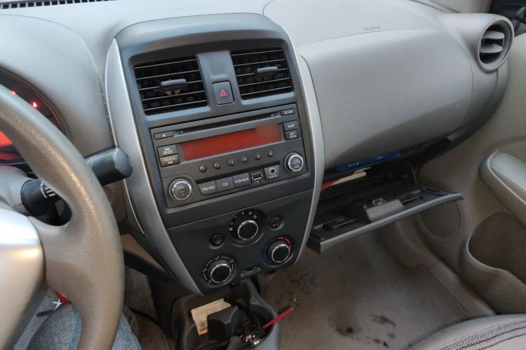 Used Nissan Sunny 2015 1.5XE Manual Comfort Edition Audio And AC Panel
