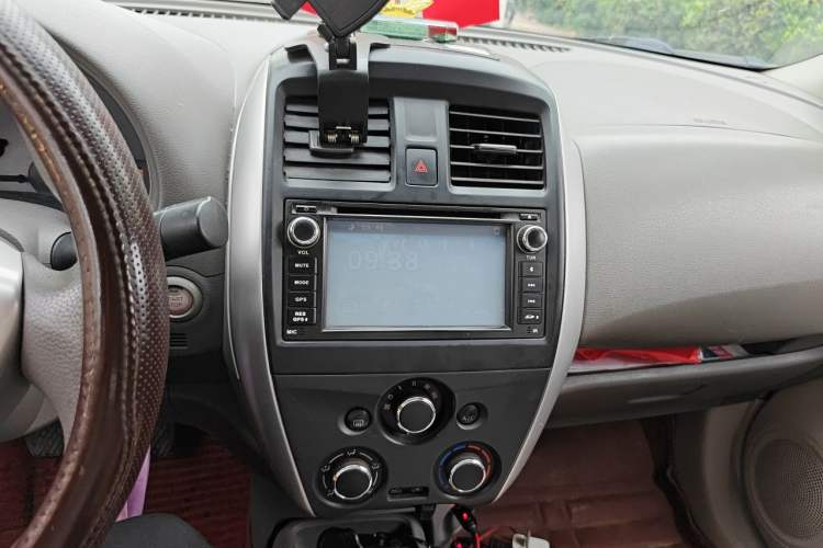 Used Nissan Sunny 2015 1.5XE Manual Master Edition Audio And AC Panel
