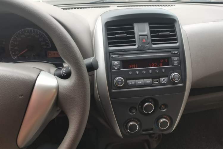 Used Nissan Sunny 2015 1.5XE CVT Master Edition Audio And AC Panel