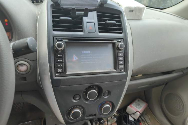 Used Nissan Sunny 2015 1.5XE Manual Master Edition Audio And AC Panel