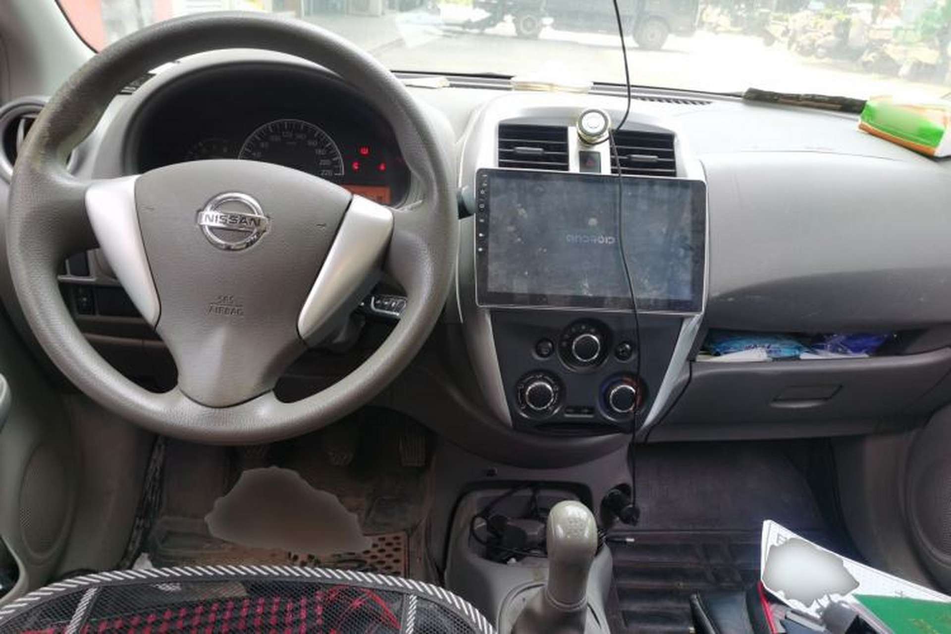 Used Nissan Sunny 2015 1.5XE Manual Comfort Edition Center Console