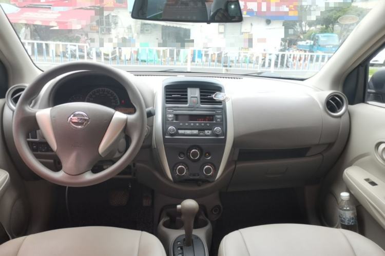Used Nissan Sunny 2015 1.5XE CVT Master Edition Center Console
