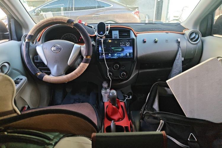Used Nissan Sunny 2015 1.5XE Manual Elite Edition Center Console