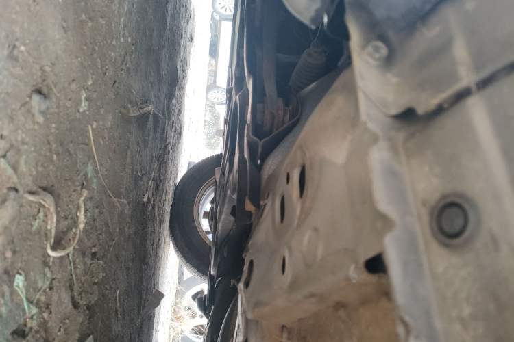 Used Nissan Sunny 2015 1.5XE Manual Master Edition Chassis Front Left