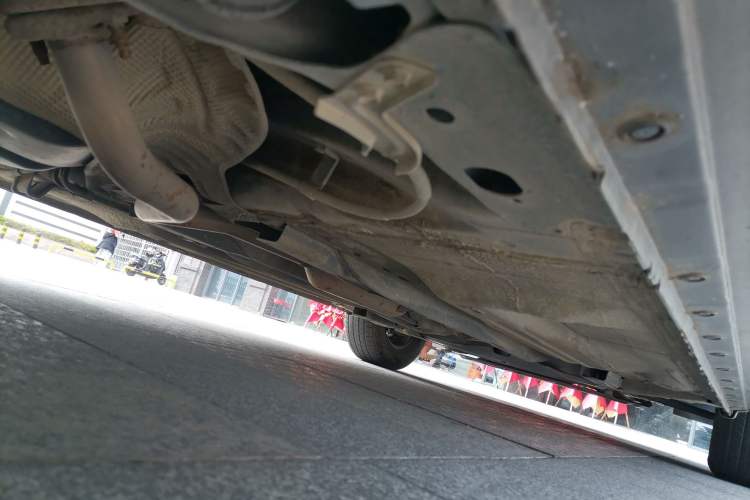 Used Nissan Sunny 2015 1.5XE Manual Elite Edition Chassis Rear Right
