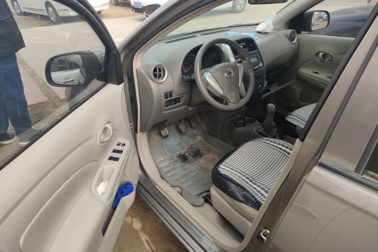 Used Nissan Sunny 2015 1.5XE Manual Master Edition Driver Seat