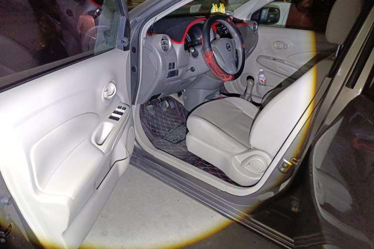 Used Nissan Sunny 2015 1.5XE Manual Comfort Edition Driver Seat