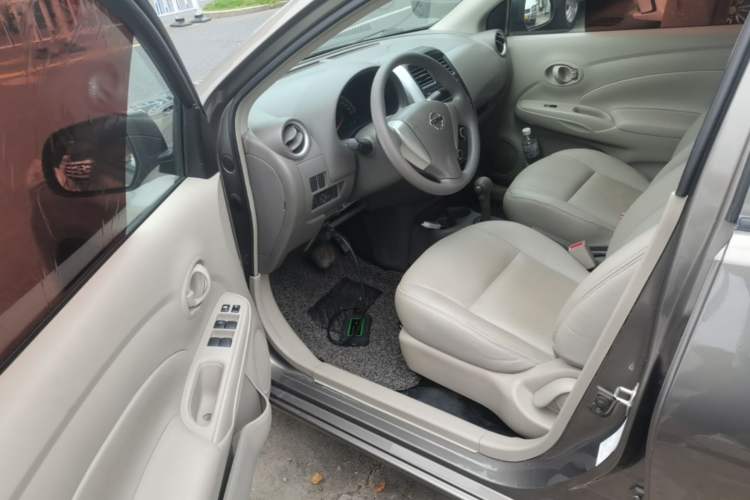 Used Nissan Sunny 2015 1.5XE CVT Master Edition Driver Seat